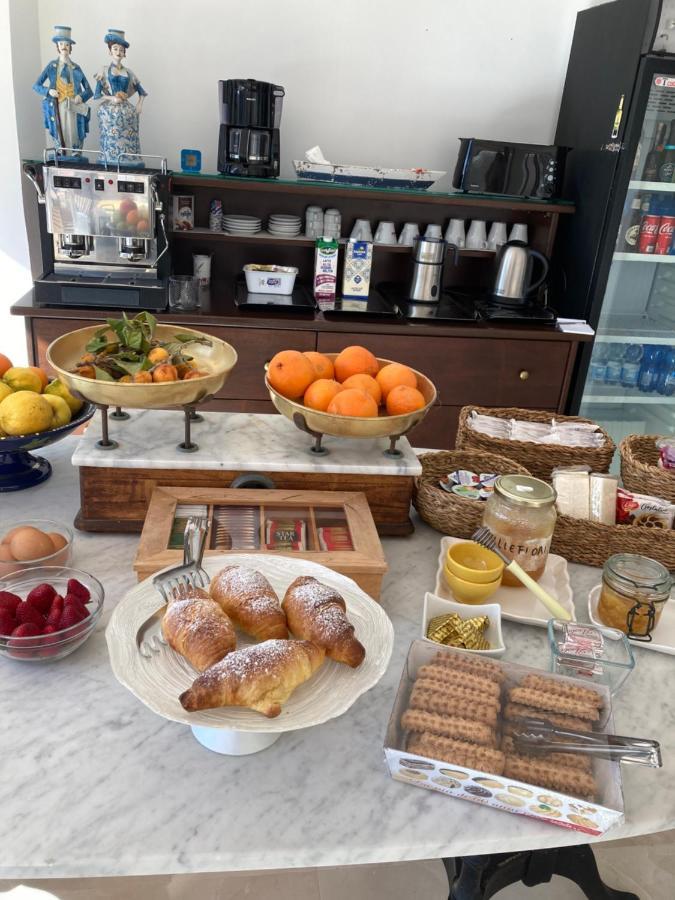 B&B La Terrazza Sul Mare 阿沃拉 外观 照片